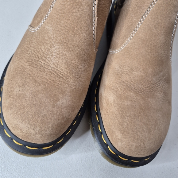 Dr. Martens 2976 Nubuck Chelsea Boots NWOB - Size 7 - Picture 10 of 16